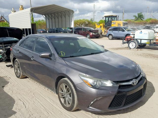 4T1BF1FK4FU011716 - 2015 TOYOTA CAMRY LE GRAY photo 1