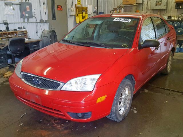 1FAHP34N47W147134 - 2007 FORD FOCUS ZX4 RED photo 2