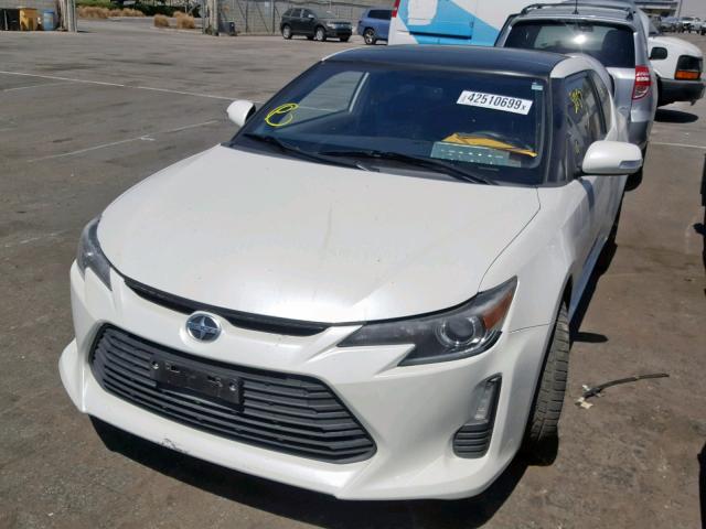 JTKJF5C73GJ018918 - 2016 TOYOTA SCION TC WHITE photo 2