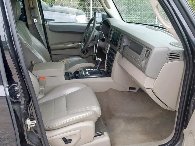 1J8HG48N26C105418 - 2006 JEEP COMMANDER BLACK photo 5