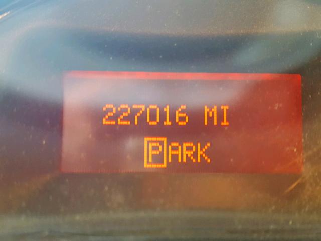 2G2WP522941221502 - 2004 PONTIAC GRAND PRIX SILVER photo 8