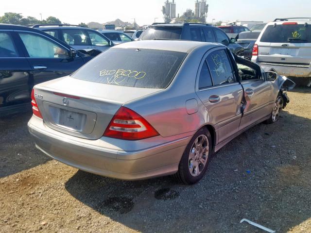 WDBRF64J85F576482 - 2005 MERCEDES-BENZ C 320 GRAY photo 4