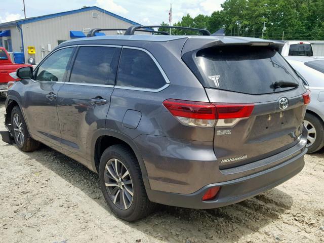 5TDKZRFH6JS541911 - 2018 TOYOTA HIGHLANDER GRAY photo 3