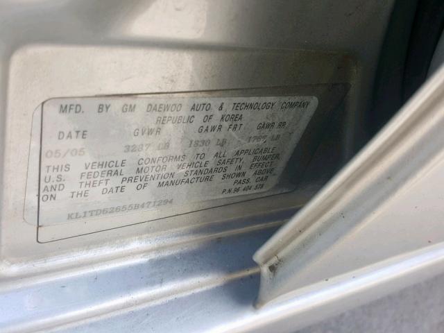 KL1TD62655B471294 - 2005 CHEVROLET AVEO BASE 银色 照片 10