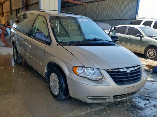 2C4GP44RX5R194835 - 2005 CHRYSLER TOWN & COU SILVER photo 1