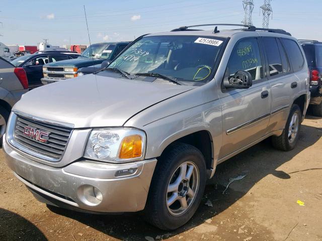 1GKDS13S572244082 - 2007 GMC ENVOY SILVER photo 2