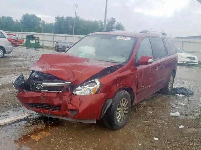 KNDMG4C76B6414154 - 2011 KIA SEDONA LX MAROON photo 2