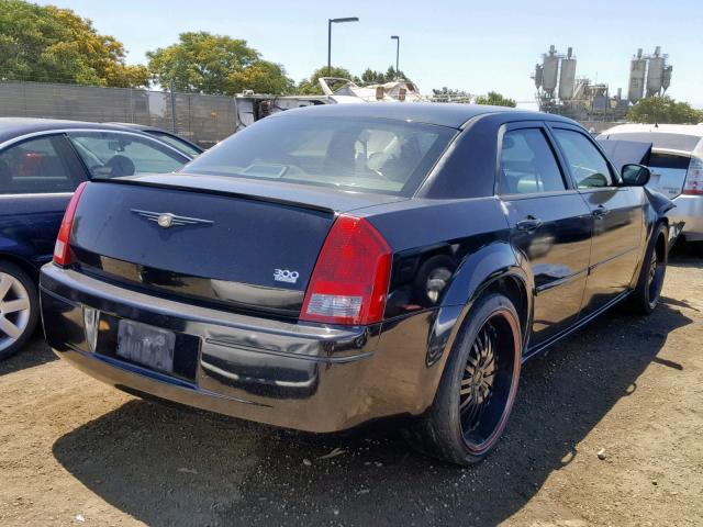 2C3AA53G05H690525 - 2005 CHRYSLER 300 TOURIN BLACK photo 4