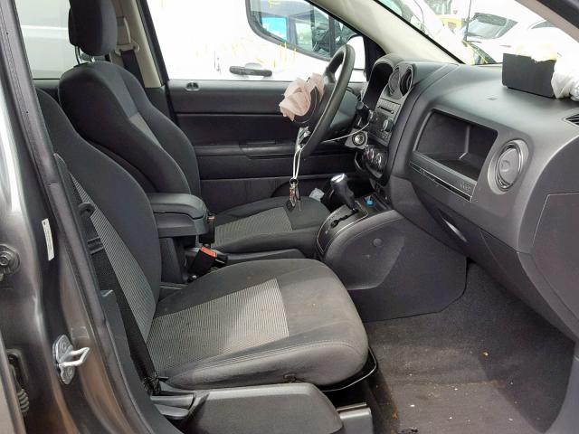 1J4NF1FB0BD218089 - 2011 JEEP COMPASS SP ნაცრისფერი ფოტო 5