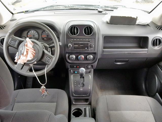 1J4NF1FB0BD218089 - 2011 JEEP COMPASS SP ნაცრისფერი ფოტო 9