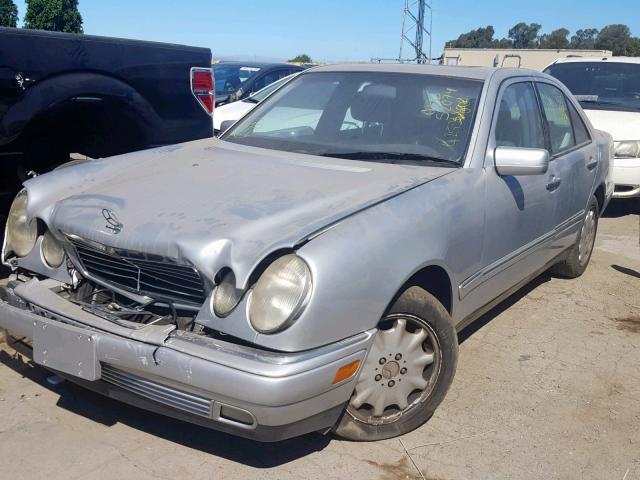 WDBJF65H5XA880250 - 1999 MERCEDES-BENZ E 320 SILVER photo 2