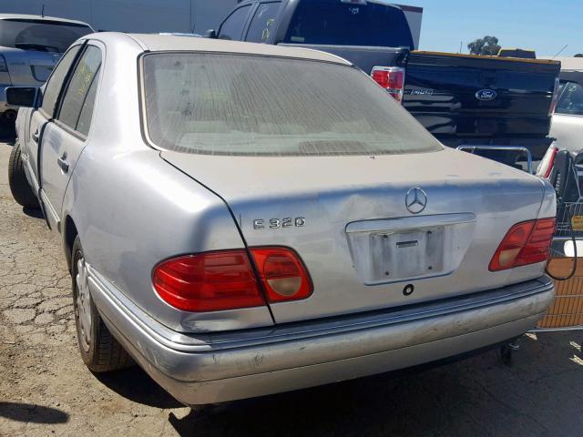 WDBJF65H5XA880250 - 1999 MERCEDES-BENZ E 320 SILVER photo 3