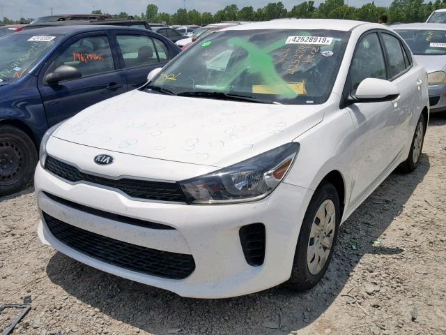 3KPA24ABXKE158779 - 2019 KIA RIO S WHITE photo 2