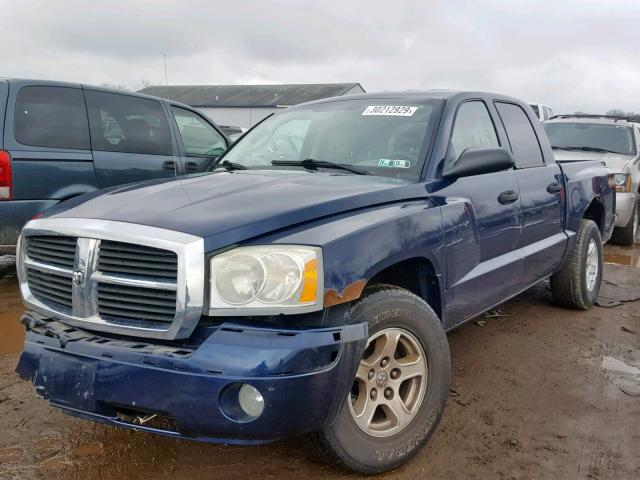 1D7HW48N75S220147 - 2005 DODGE DAKOTA QUA BLUE photo 2