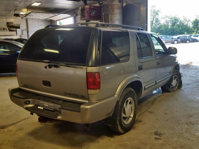 1GNDT13W7Y2255153 - 2000 CHEVROLET BLAZER GRAY photo 4