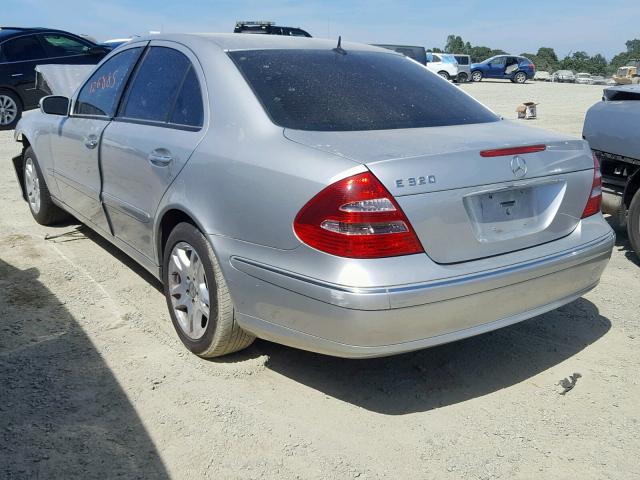 WDBUF65J04A464571 - 2004 MERCEDES-BENZ E 320 SILVER photo 3