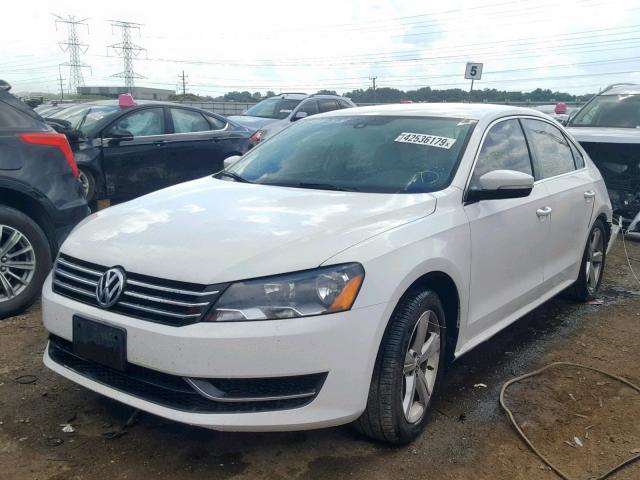 1VWBP7A34DC107219 - 2013 VOLKSWAGEN PASSAT SE WHITE photo 2