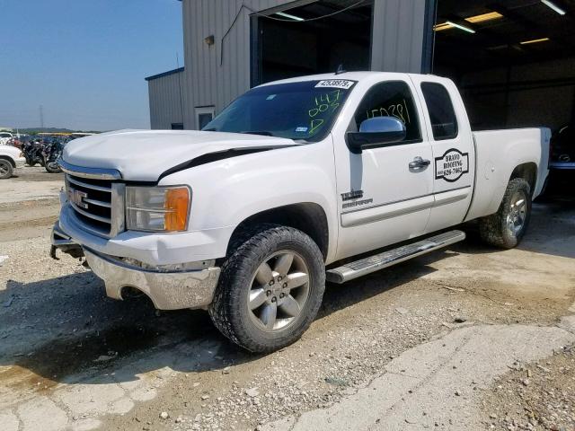 1GTR1VE01CZ147003 - 2012 GMC SIERRA C15 WHITE photo 2