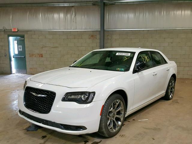 2C3CCAAG8JH264669 - 2018 CHRYSLER 300 TOURIN WHITE photo 2