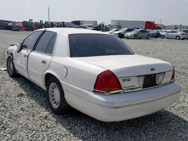 2FAFP74W51X121029 - 2001 FORD CROWN VICT WHITE photo 3