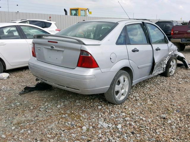 1FAFP34N47W344859 - 2007 FORD FOCUS ZX4 SILVER photo 4