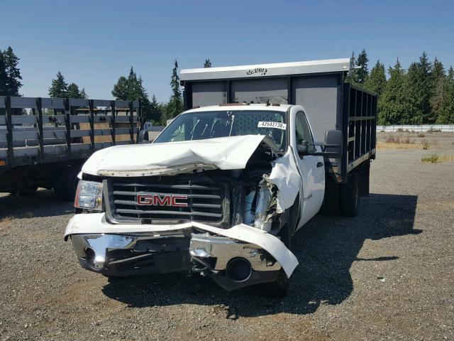 1GDJC34K68E105869 - 2008 GMC SIERRA C35 WHITE photo 2