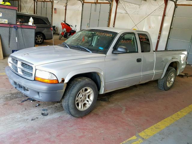 1D7GL12KX4S700229 - 2004 DODGE DAKOTA SXT SILVER photo 2