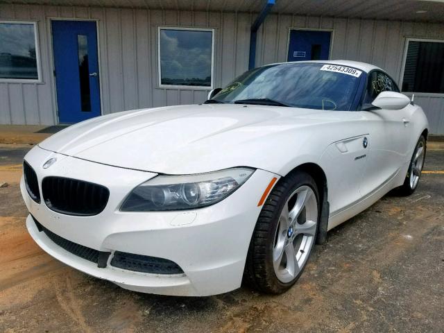 WBALM5C51BE378532 - 2011 BMW Z4 SDRIVE3 WHITE photo 2