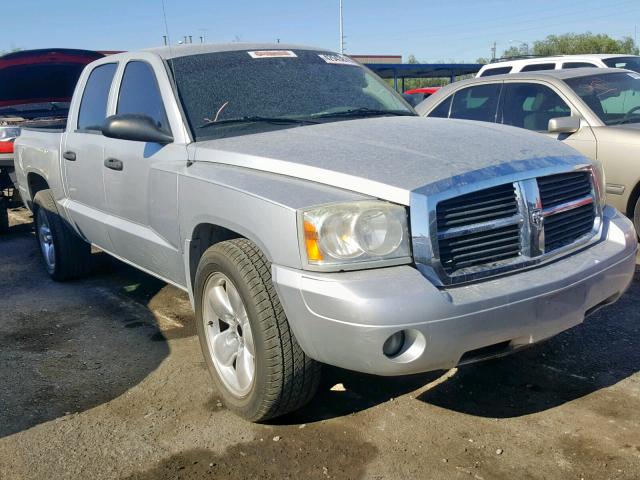 1D7HE48P87S171838 - 2007 DODGE DAKOTA QUA GRAY photo 1