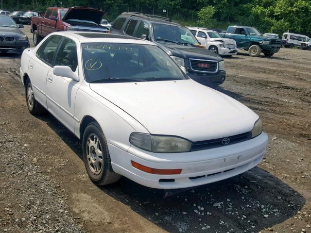 4T1VK13E0PU049338 - 1993 TOYOTA CAMRY XLE WHITE photo 1