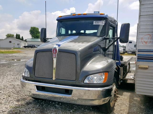 2NKHHM6XXJM227187 - 2018 KENWORTH CONSTRUCTI BLUE photo 2