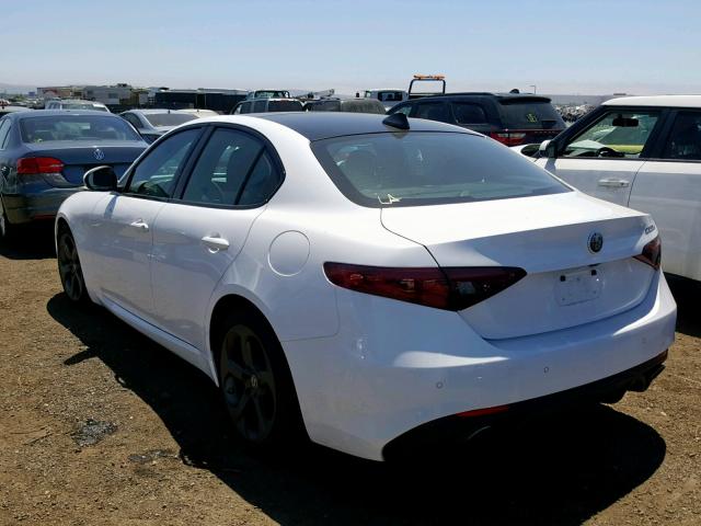 ZARFAEBN2J7581500 - 2018 ALFA ROMEO GIULIA WHITE photo 3