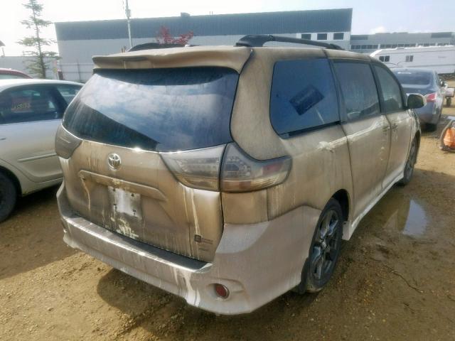 5TDXZ3DCXHS890123 - 2017 TOYOTA SIENNA SE WHITE photo 4