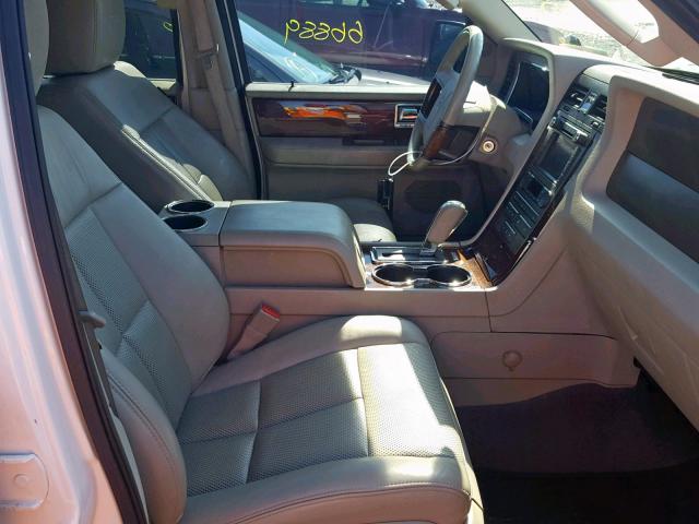 5LMJJ3J56DEL05873 - 2013 LINCOLN NAVIGATOR WHITE photo 5