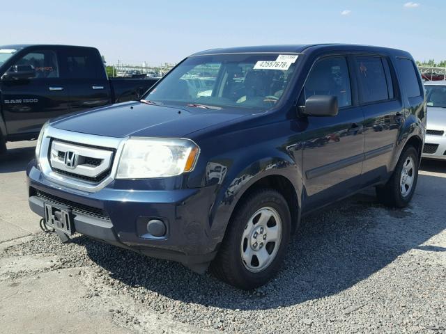 5FNYF4H26BB082223 - 2011 HONDA PILOT LX BLUE photo 2