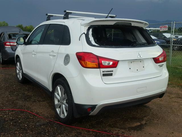 4A4AR3AU8DE012623 - 2013 MITSUBISHI OUTLANDER WHITE photo 3