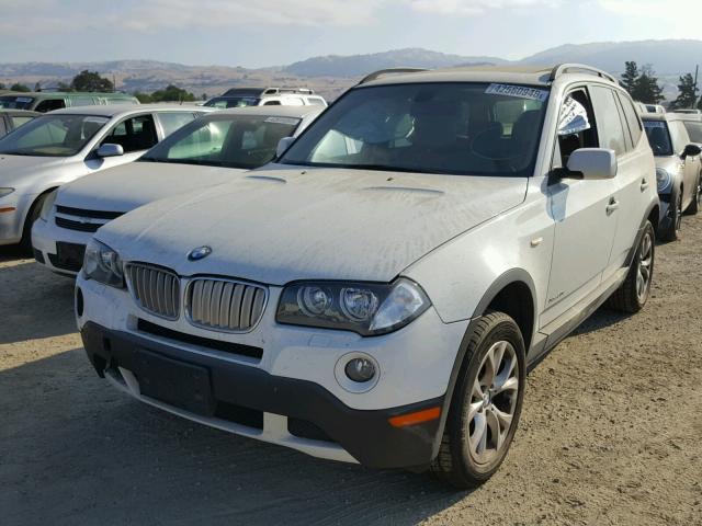 WBXPC93449WJ29252 - 2009 BMW X3 XDRIVE3 WHITE photo 2