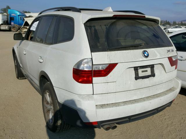 WBXPC93449WJ29252 - 2009 BMW X3 XDRIVE3 WHITE photo 3