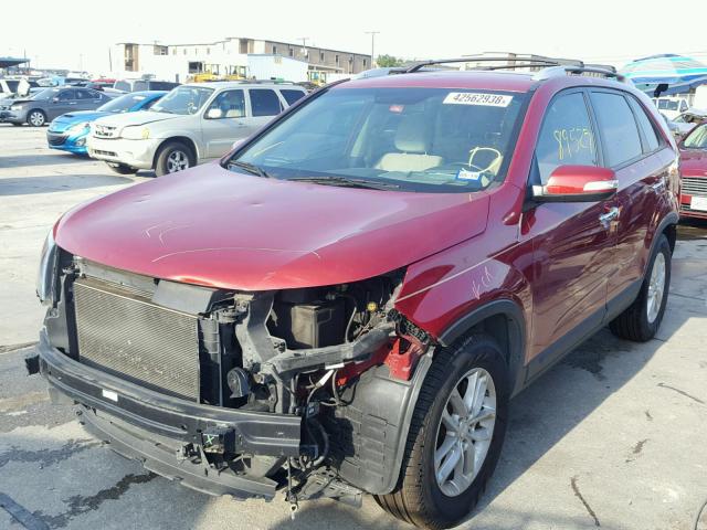 5XYKT4A6XEG443784 - 2014 KIA SORENTO LX RED photo 2