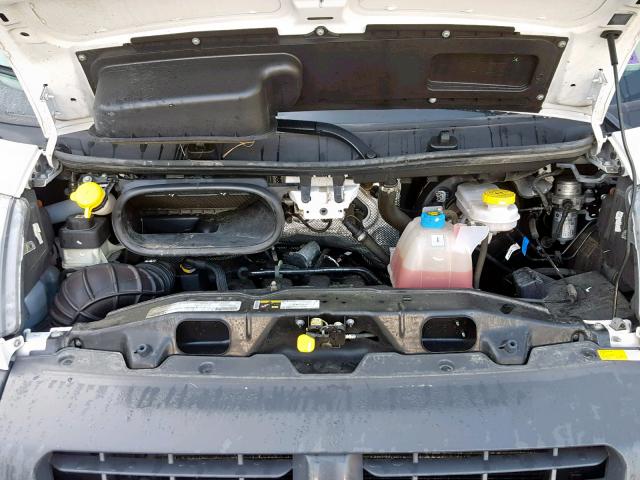 3C6TRVCG5JE145706 - 2018 RAM PROMASTER 白色 照片 7