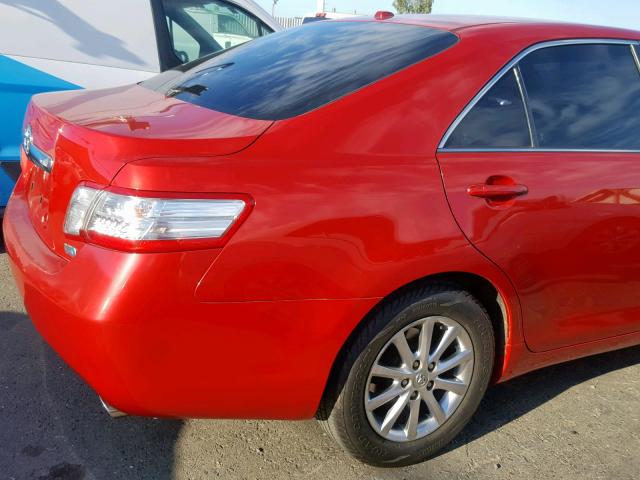 4T1BB3EK4BU131762 - 2011 TOYOTA CAMRY HYBR RED photo 9