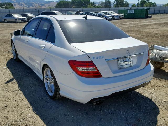 WDDGF4HB2DA795519 - 2013 MERCEDES-BENZ C 250 WHITE photo 3