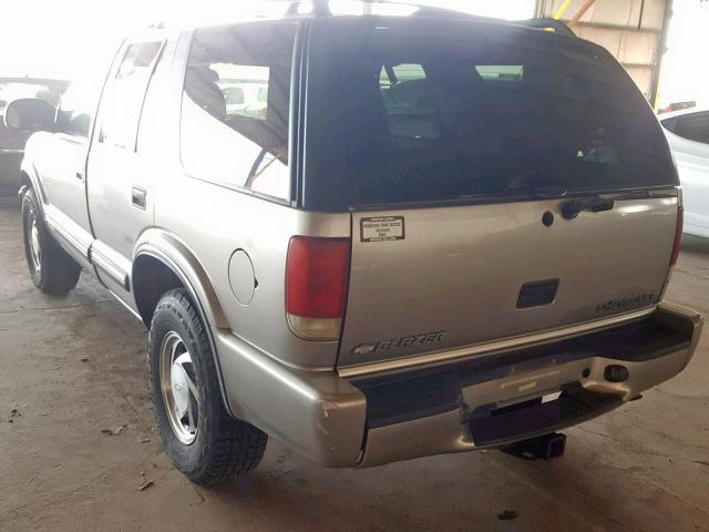 1GNDT13W112219061 - 2001 CHEVROLET BLAZER TAN photo 3