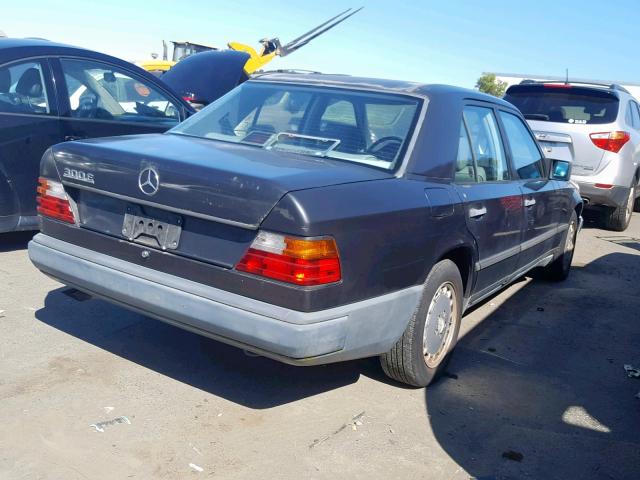 WDBEA30D4KA926176 - 1989 MERCEDES-BENZ 300 E BLACK photo 4