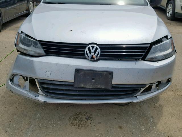 3VW1K7AJ4CM355234 - 2012 VOLKSWAGEN JETTA BASE SILVER photo 9