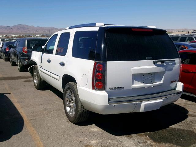 1GKFK638X7J389778 - 2007 GMC YUKON DENA WHITE photo 3