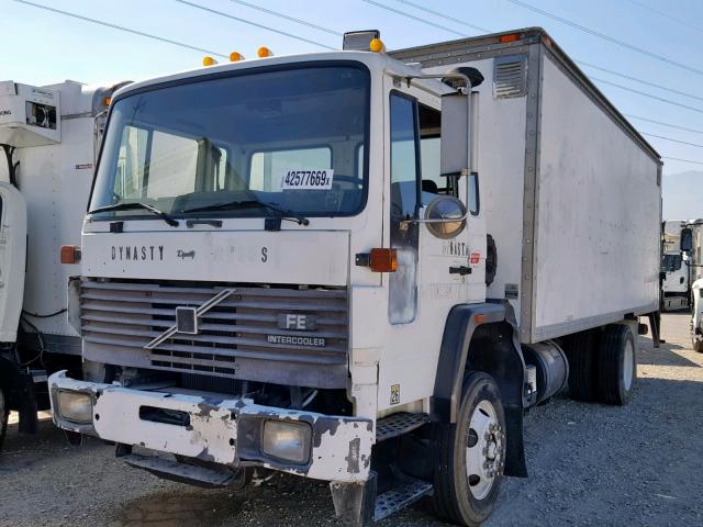 4V52AEEC5NR470162 - 1992 VOLVO FE WHITE photo 2