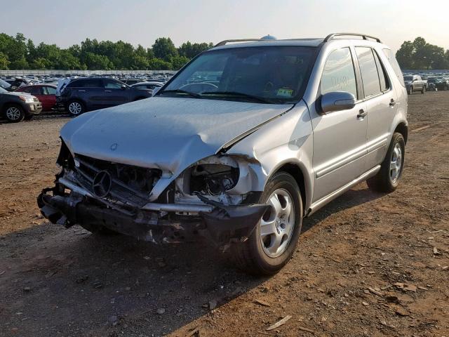 4JGAB57E64A460885 - 2004 MERCEDES-BENZ ML 350 SILVER photo 2