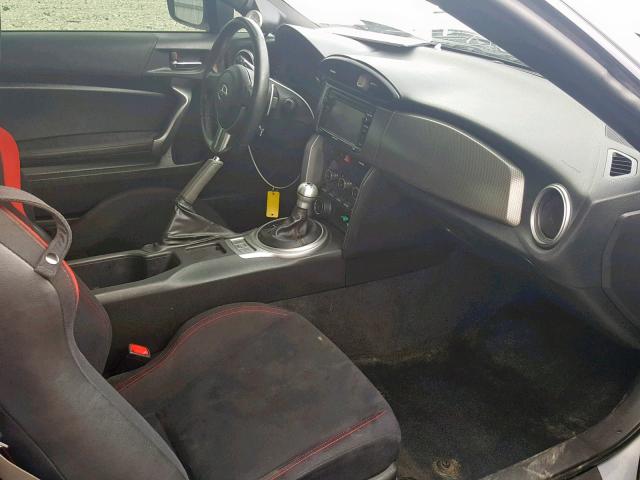 JF1ZNAA12D2733172 - 2013 TOYOTA SCION FR-S SILVER photo 5