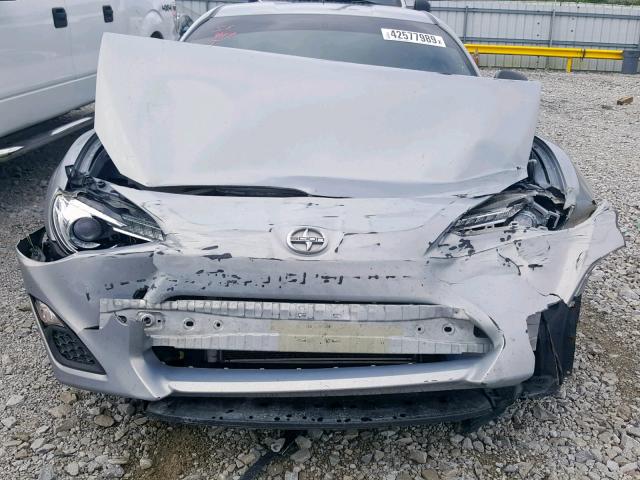 JF1ZNAA12D2733172 - 2013 TOYOTA SCION FR-S SILVER photo 9